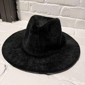 Adjustable nine-west floppy hat.